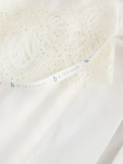 Peignoir B by Ted Baker écru en satin et dentelle