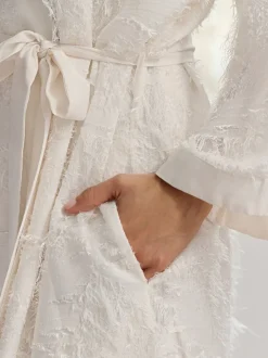 Peignoir B by Ted Baker ivoire à plumes