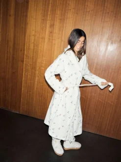 Peignoir gaufré Never Fully Dressed