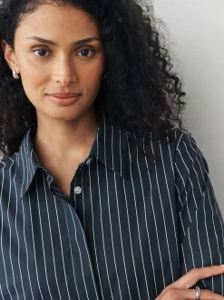 Rayure bleu marine/bordeaux - Lot de 2 chemises ajustées extensibles indispensables à manches longues