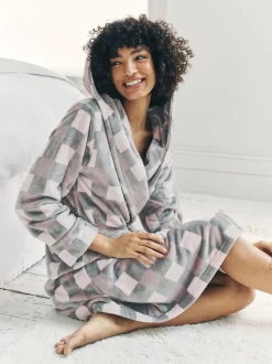 Robe de chambre Chelsea Peers en polaire à carreaux à capuche