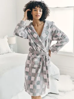 Robe de chambre Chelsea Peers en polaire à carreaux à capuche