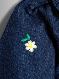 Robe JoJo Maman Bébé en chambray brodé cœur