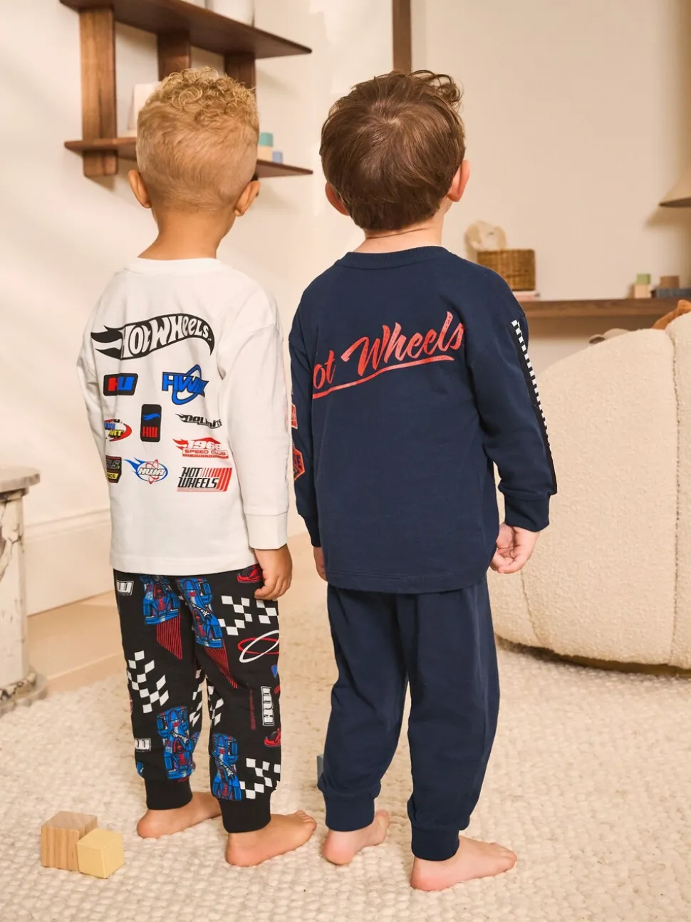 Roues chaudes multicolores - Lot de 2 pyjamas Snuggle sous licence (9mois -9ans)