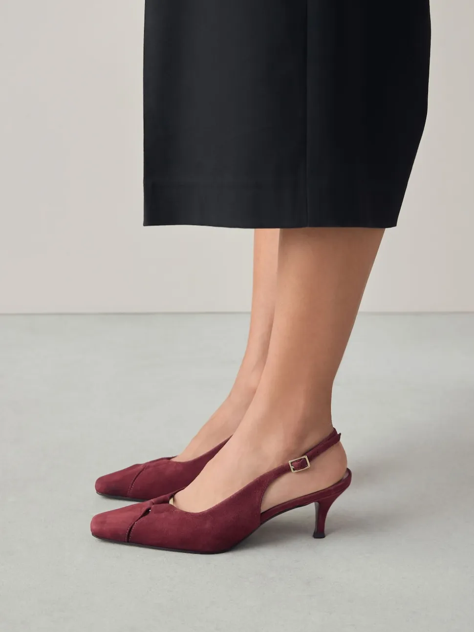 Rouge bordeaux - Chaussures à talons à bride arrière en cuir et détails découpés