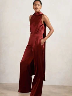 Rouge foncé - Combinaison Cape Reiss Farah en satin à ceinture