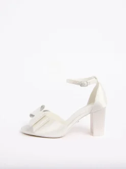 Sandales Lipsy en satin de mariée à talons mi-blocs ornée d’un nœud