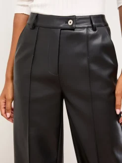 Similicuir noir - Pantalons Lipsy Amples habillés