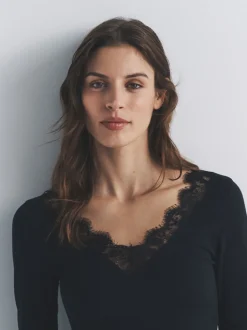 The Set lot de 4 T-shirts à manches longues côtelés Col en V  avec bordure en dentelle