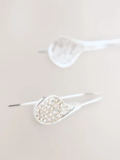 Tonalité argentée - Boucles d’oreilles gouttes pétales scintillantes