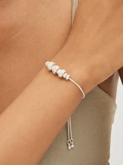 Tonalité argentée - Bracelet pully scintillant avec maïs soufflé perlé