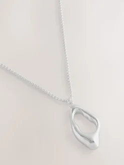 Tonalité argentée - Collier long avec pendentif