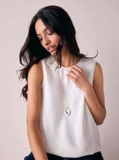 Tonalité argentée - Collier long à pendentif cercle ouvert