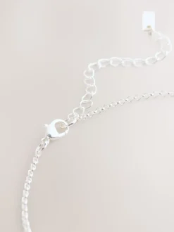 Tonalité argentée - Collier à pendentif cercle entrelacé