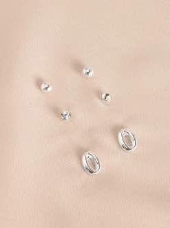 Tonalité argentée - Lot de boucles d’oreilles initiales