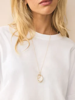 Tonalité d'or - Collier à pendentif cercle entrelacé