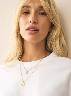 Tonalité d'or - Collier multi-couches à pétales scintillants