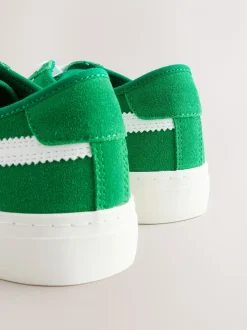 Vert - Baskets à lacets Forever Comfort® en daim à rayures latérales