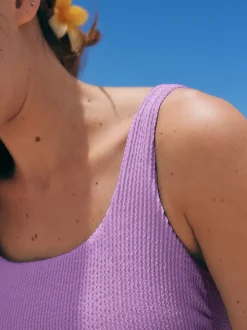 Violet lilas - Maillot de bain gainant à encolure dégagée